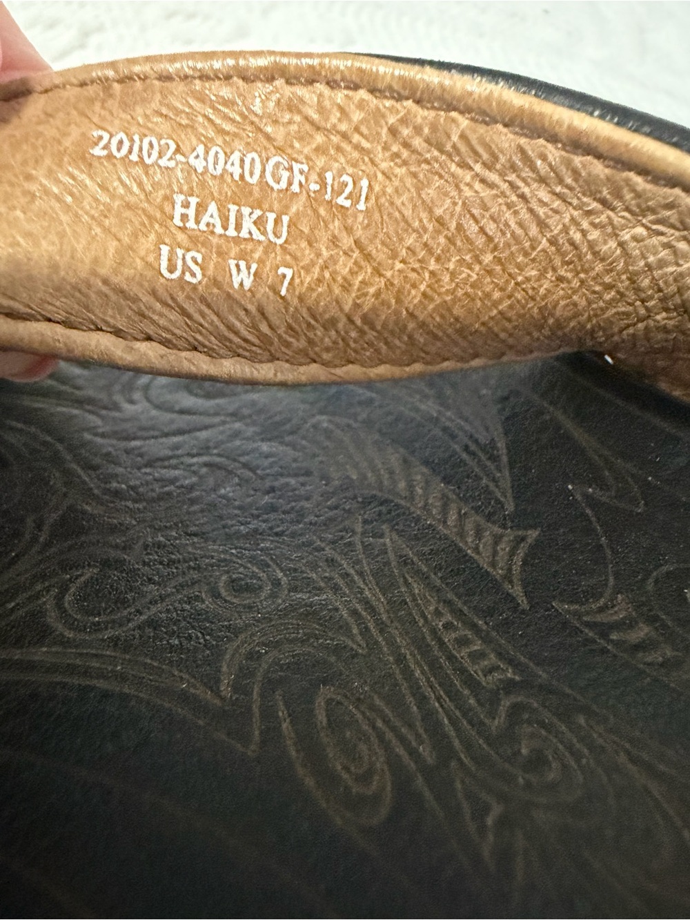 OluKai Black and Brown Leather Flip Flops - Picture 4 of 4